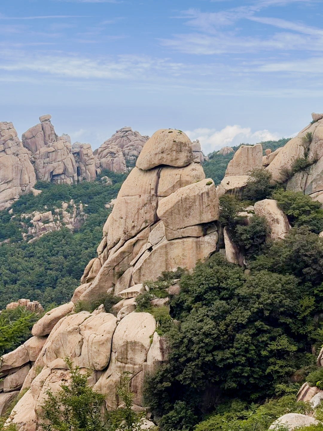 山东泰山训练开放日,今晚队长鼓劲引欢呼,荷甲在即,细节决定成败-爱游戏官网网页版入口