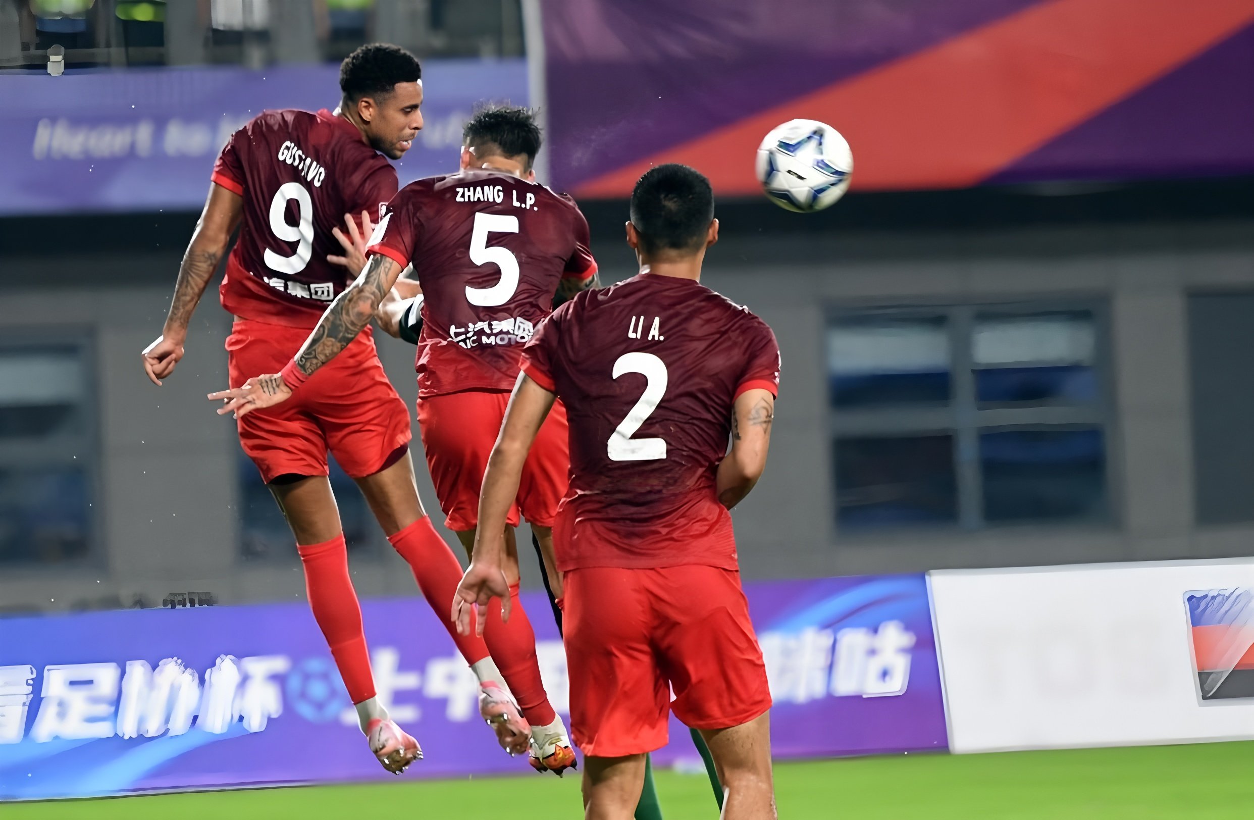 成都蓉城训练开放日,关键时刻绝杀压哨引欢呼,亚冠在即,高层口径保持一致的简单介绍-爱游戏体育官网